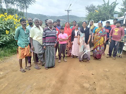 கோத்தகிரி அருகே அடிப்படை வசதி கேட்கும் ஜீவா நகர் மக்கள்