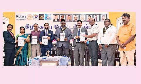 புதிய நிர்வாகிகளாக பதவியேற்றவர்களை படத்தில் காணலாம்.