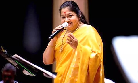 'சின்னக்குயில் பாடும் பாட்டு கேட்குதா..' பாடகி சித்ரா பிறந்தநாள் இன்று