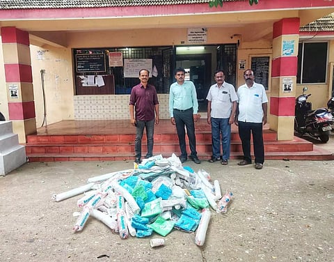 சிவகிரி பேரூராட்சியில் உணவகங்களில் 50 கிலோ பிளாஸ்டிக் பைகள் பறிமுதல்