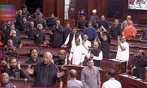 மணிப்பூர் விவகாரம்.. மாநிலங்களவையில் இருந்து எதிர்க்கட்சி உறுப்பினர்கள் வெளிநடப்பு