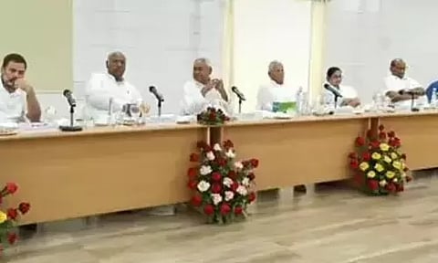 ஆகஸ்ட் 25-ம் தேதி மும்பையில் எதிர்க்கட்சிகள் ஆலோசனைக் கூட்டம்