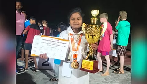 குண்டு எறிதல் போட்டியில் 2-வது இடம் பெற்ற ஏற்காடு மாணவி