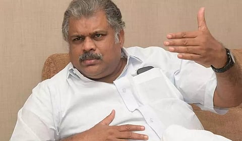 அத்திக்கடவு-அவினாசி திட்டம்: நிலம் அளித்தவர்களுக்கு இழப்பீடு வழங்க வேண்டும்- ஜி.கே.வாசன் அறிக்கை