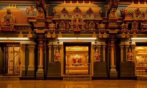 சுனாமி தாக்காத அதிசயம்