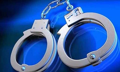 அம்பத்தூர் அருகே பெண் தகராறில் வாலிபர் மீது தாக்குதல்- 3 பேர் கைது