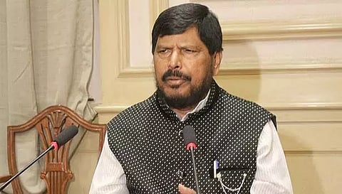 நிதிஷ்குமார் எப்போது வேண்டுமானாலும் தேசிய ஜனநாயக கூட்டணியில் இணைவார் - ராம்தாஸ் அத்வாலே