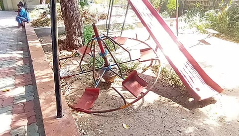 சமூக விேராதிகளின் கூடாரமாக திகழும் நாமக்கல் நேரு பூங்கா