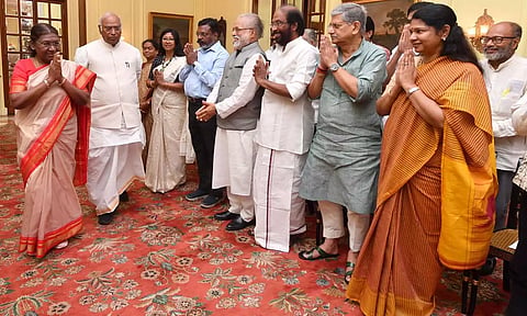 I.N.D.I.A. கூட்டணி பிரதிநிதிகள் குழு ஜனாதிபதியுடன் சந்திப்பு