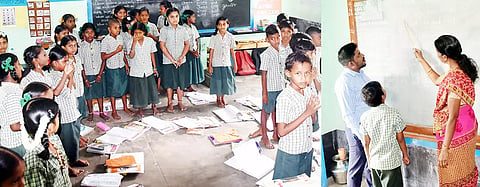 சிவகாசி அருகே காரிசேரி கிராமத்தில் மத்திய சேனை நடுநிலைப்பள்ளியில் கலெக்டர் ஆய்வு செய்தார்.
