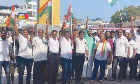 ராகுல்காந்தி தண்டனை நிறுத்தி வைப்பு