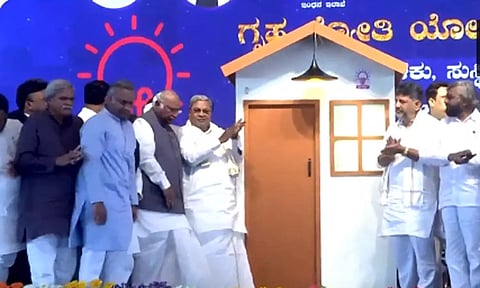 வீடுகளுக்கு 200 யூனிட் மின்சாரம் இலவசம் - கர்நாடகாவில் கிரகஜோதி திட்டம் தொடக்கம்