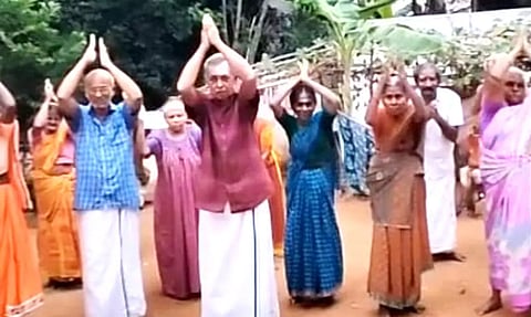 மதுரையில் உள்ள முதியோர் இல்லத்தில் தங்கியுள்ள தாத்தா, பாட்டிகள் இணைந்து நடனமாடி இன்ஸ்டாகிராமில் பதிவிட்டுள்ள வீடியோ காட்சி.