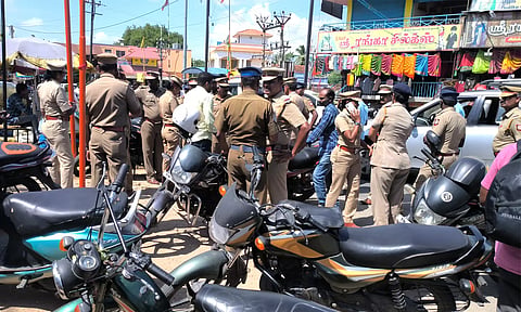 காரமடை இந்து முன்னணி அலுவலகத்தில் போலீஸ் குவிப்பு