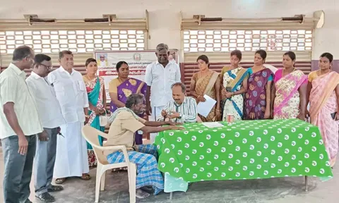 தூய்மை பணியாளர்களுக்கு மருத்துவ பரிசோதனை செய்யப்பட்டது.