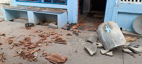 முன்விரோதம் காரணமாக வீடு சூறையாடல்