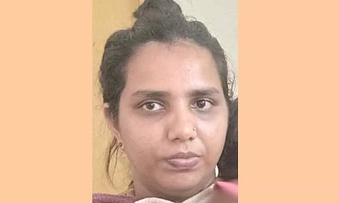 மண்டபம் அகதிகள் முகாமில் இருந்து மாயம்- சென்னை புறப்பட்டு சென்ற மாடலிங் பெண்ணை பிடிக்க தீவிர வேட்டை