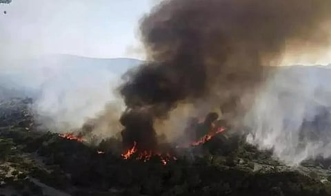 இலங்கையில் விமானப்படை விமானம் கீழே விழுந்து விபத்து- 2 பயிற்சி விமானிகள் உயிரிழப்பு