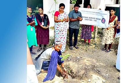 ராஜரத்தினம் மகளிர் கல்லூரியில் மரம் நடும் விழா