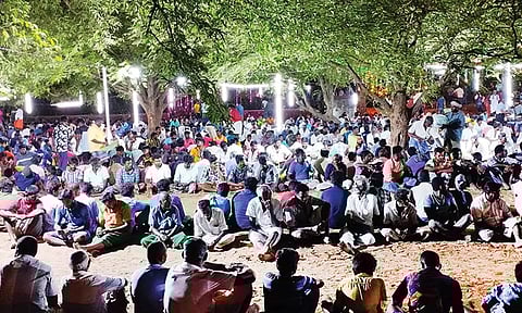 நத்தம் அருகே கோவில் திருவிழாவில் ஆண்கள் மட்டுமே கலந்து கொண்ட கறி விருந்து