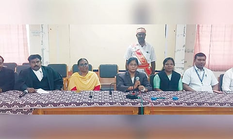 முகாமில் கலந்து கொண்டவர்களை படத்தில் காணலாம்.