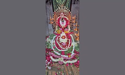 கன்னியாகுமரி முருகன்குன்றம் வேல்முருகன் கோவிலில் ஆடி கிருத்திகை மலர் முழுக்கு விழா