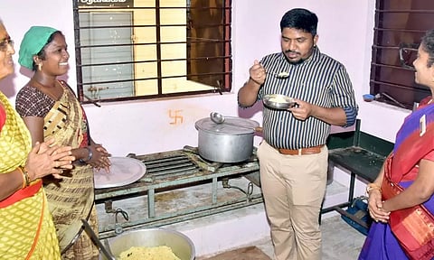 ஊராட்சி பகுதிகளில் மேம்பாட்டு பணிகளை கலெக்டர் நேரில் ஆய்வு