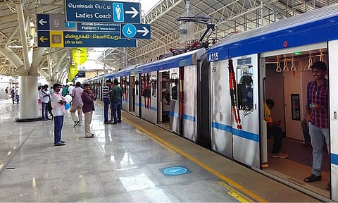 தொடர் விடுமுறை- பயணிகளின் வசதிக்காக மெட்ரோ ரெயில் சேவை அதிகரிப்பு
