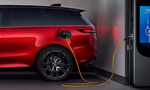 எலெக்ட்ரிக் ரேன்ஜ் ரோவர் மாடல்களுக்கு தேதி குறிச்சாச்சு.. நவம்பரில் புக்கிங்.. வெளியீடு..?