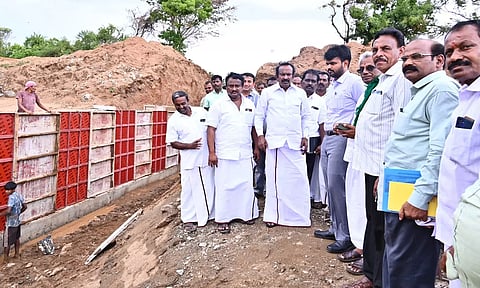 கீழ்பவானி வாய்க்கால் புனரமைப்பு பணிகளை அமைச்சர் நேரில் பார்வையிட்டு ஆய்வு