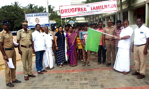 பேரணியில் கலந்து கொண்டவர்களின் காட்சி.