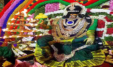 உருவத்தை காட்டி சிலை செய்ய சொன்ன முத்தாரம்மன்