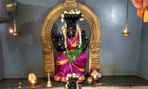 கோடிக்கணக்கான பக்தர்களை ஈர்த்த அம்மன்