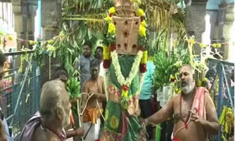 பாம்புகளை அனுப்பி அற்புதம் நிகழ்த்திய இருக்கன்குடியாள்