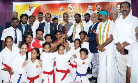 பொன் ஜெஸ்லி கல்லூரியில் நடைபெற்ற சர்வதேச அளவிலான கராத்தே போட்டி