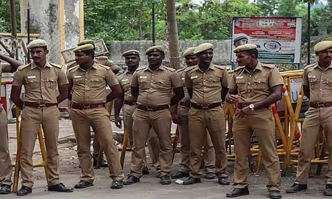 சென்னையில் ரவுடிகளை பிடிக்க அதிரடி வேட்டை- குற்ற செயலை தடுக்க போலீஸ் நடவடிக்கை