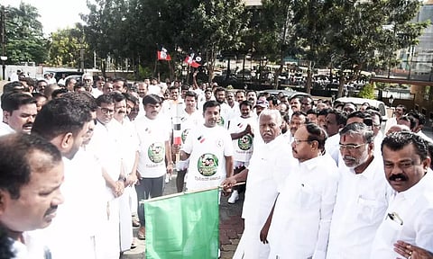 அ.தி.மு.க. மாநாட்டையொட்டி ஓசூரிலிருந்து, வெற்றி ஜோதிதொடர் ஓட்டம்
