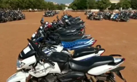 மது குடித்து விட்டு வாகனங்கள் ஓட்டியதாக 70 மோட்டார் சைக்கிள் பறிமுதல்