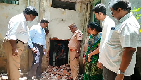 சேலம் பெரமனூரில் சாக்கடை கால்வாயில் ஆக்கிரமிப்பு அகற்றம்