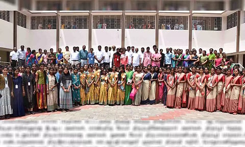 திறப்பு விழாவில் கலந்து கொண்டவர்களை படத்தில் காணலாம்.