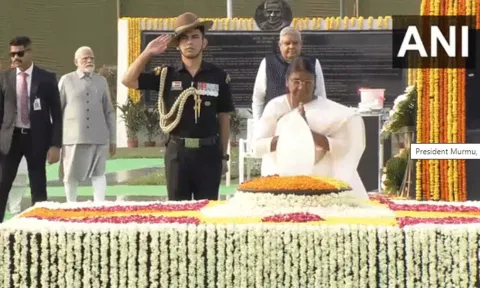 வாஜ்பாய் நினைவிடத்தில் ஜனாதிபதி, பிரதமர் உள்ளிட்ட தலைவர்கள் மலர் தூவி அஞ்சலி