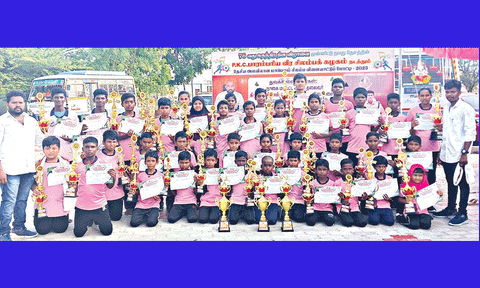 சிலம்பம் ேபாட்டியில் மாணவர்கள் சாதனை