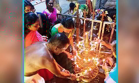 செங்கோட்டை சிவன் கோவிலில் பத்திரதீப விழா