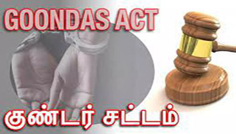தொடர் கொள்ளையில் ஈடுபட்டு வந்த ரவுடி குண்டர்தடுப்பு சட்டத்தில் ஜெயிலில் அடைப்பு