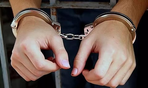 சட்டவிரோத மது விற்பனை; 5 பேர் கைது
