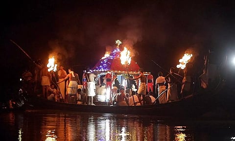 'திருவோணதோணி' திருவிழா