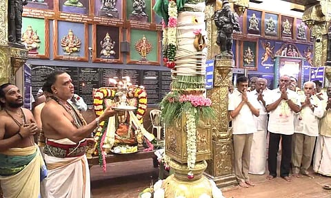 மணக்குள விநாயகர் கோவில் பிரம்மோற்சவ விழா கொடியேற்றம் நடந்த காட்சி.