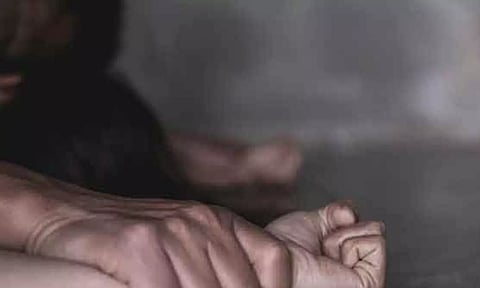 பொள்ளாச்சி அருகே 16 வயது சிறுமியை கடத்தி பலாத்காரம் செய்த தொழிலாளி