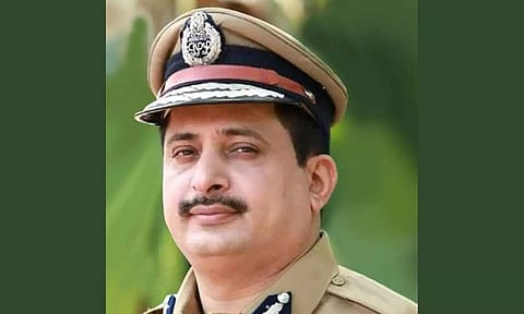 மோன்சன் மாவுங்கல் மோசடி வழக்கு: கேரள போலீஸ் ஐ.ஜி. அதிரடி கைது