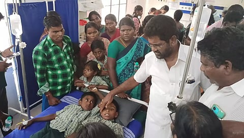 ஆதிதிராவிட நலப் பள்ளியில் மாணவ மாணவிகளுக்கு வாந்தி, மயக்கம்
